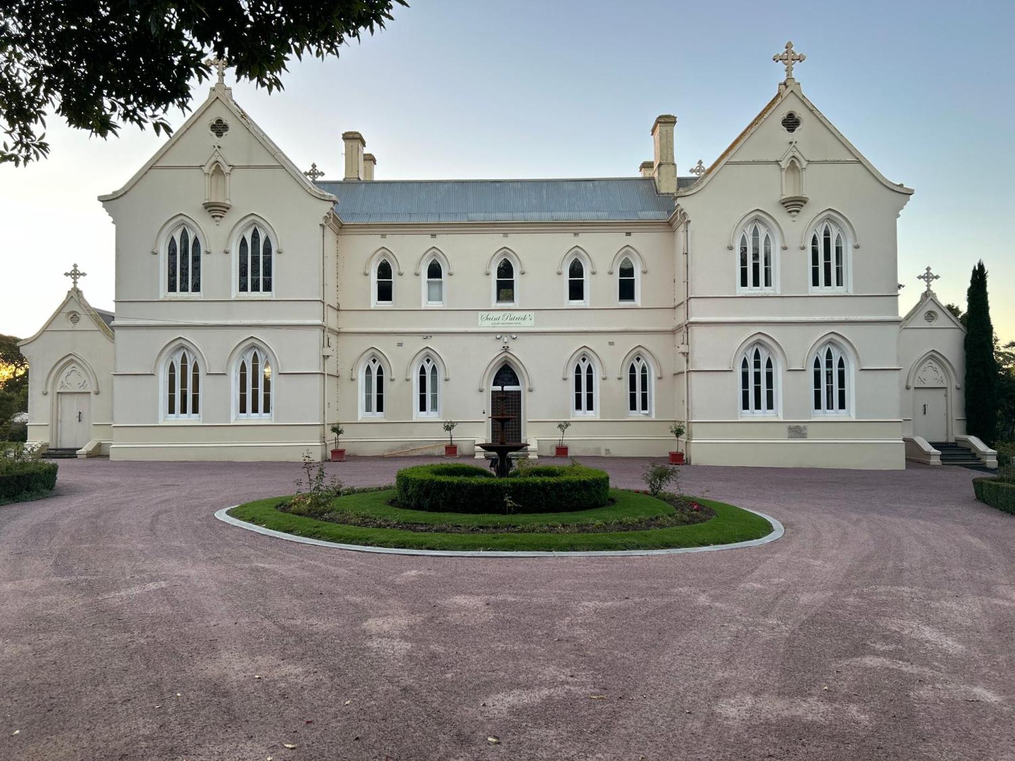 Convent At 5*